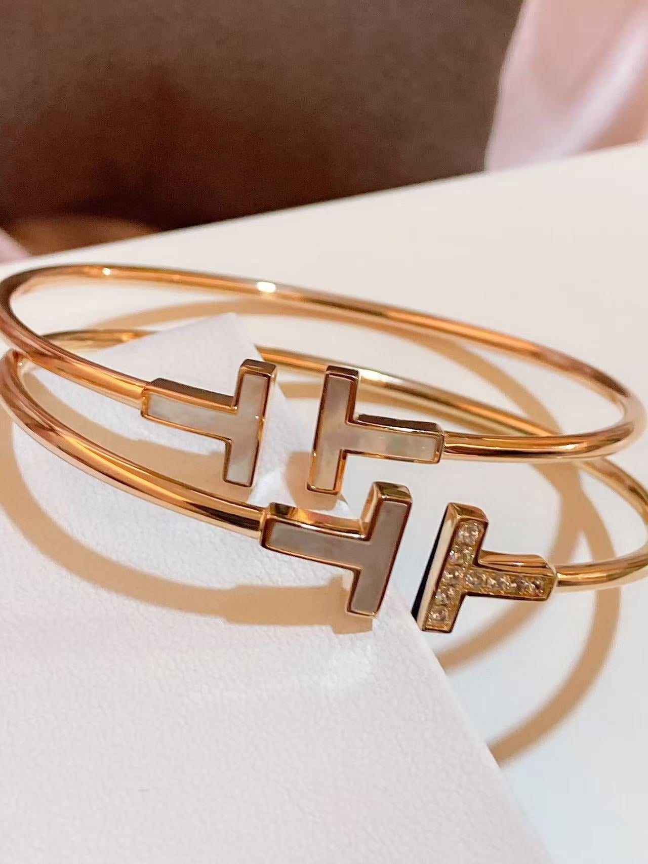 2 color Simple and stylish new bracelet